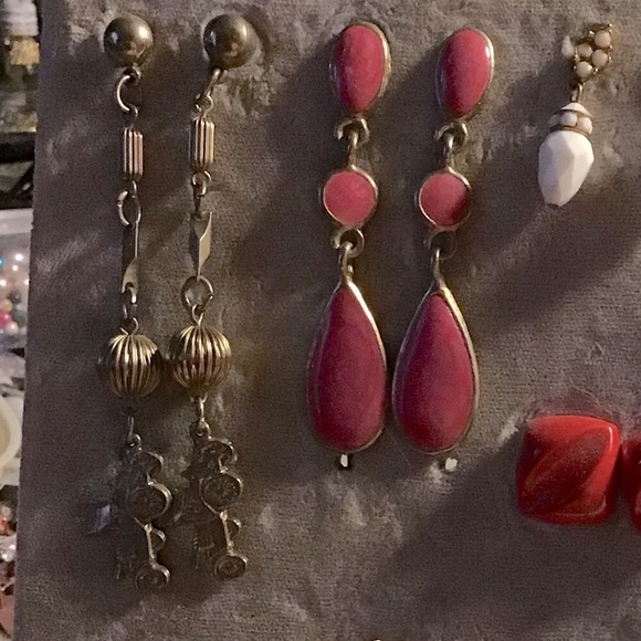 CARS on dangle earrings… gold metal ... old model cars - Picture 2 of 8